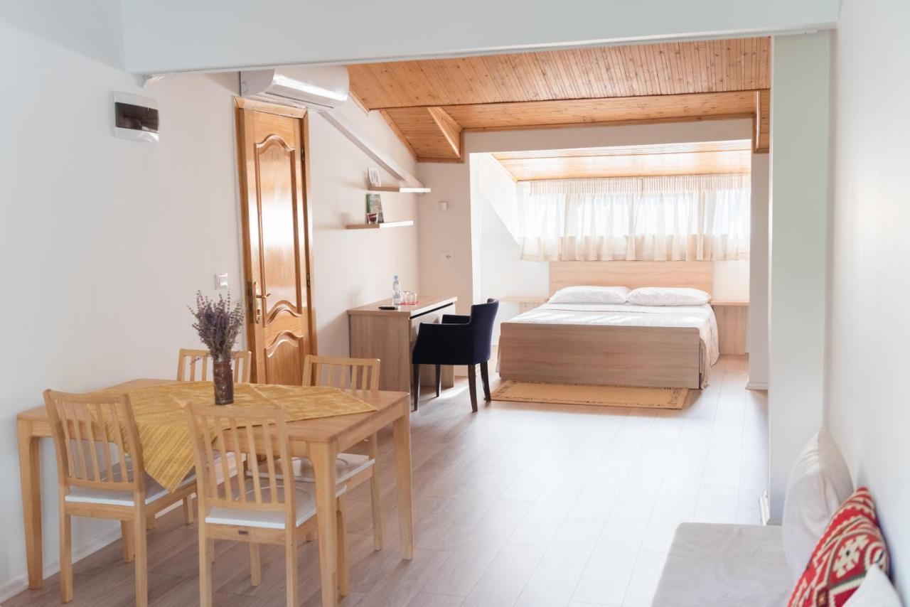 Artistic Tirana Blloku Hotel ภายนอก รูปภาพ